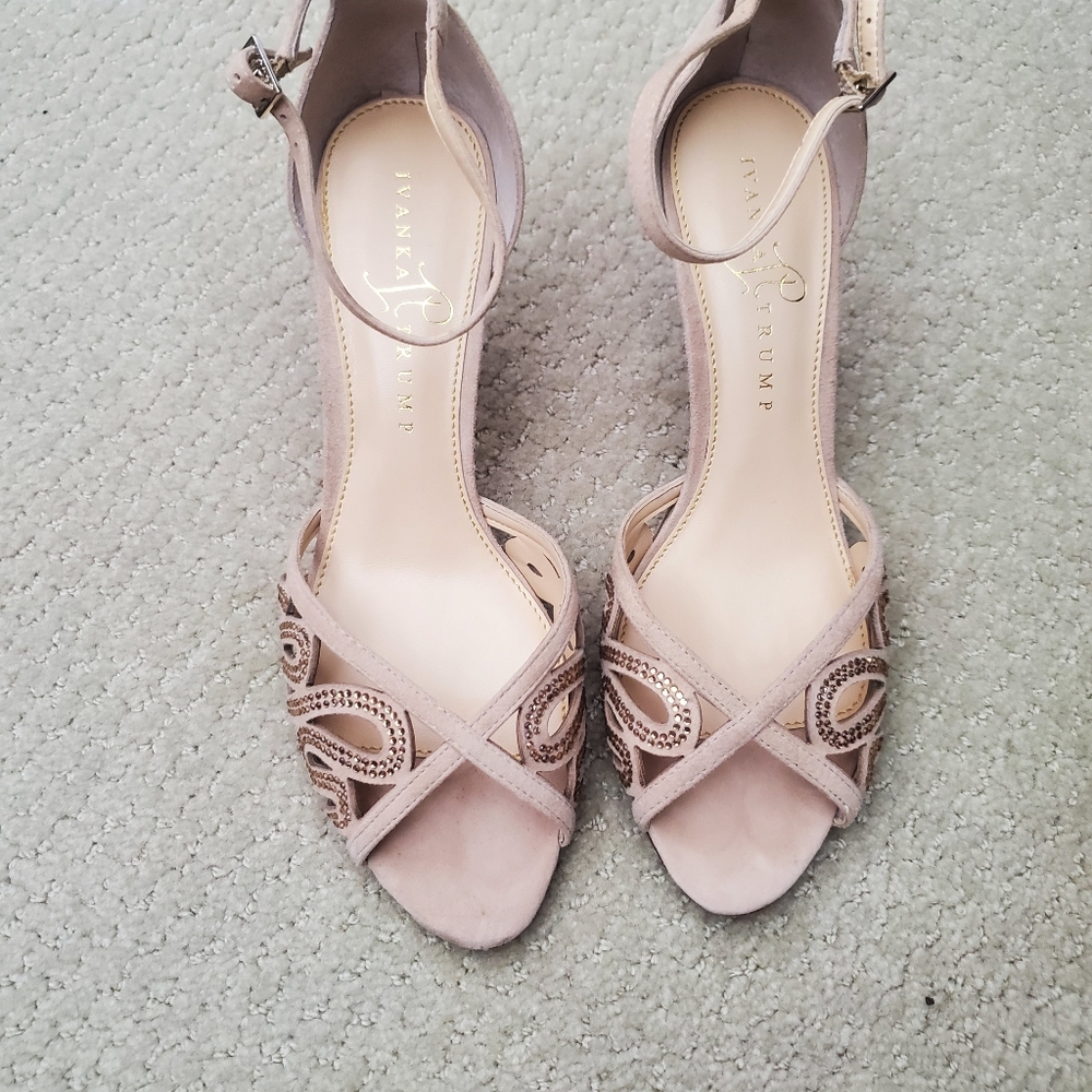 Ivanka Trump Tabbi light natural suede heel